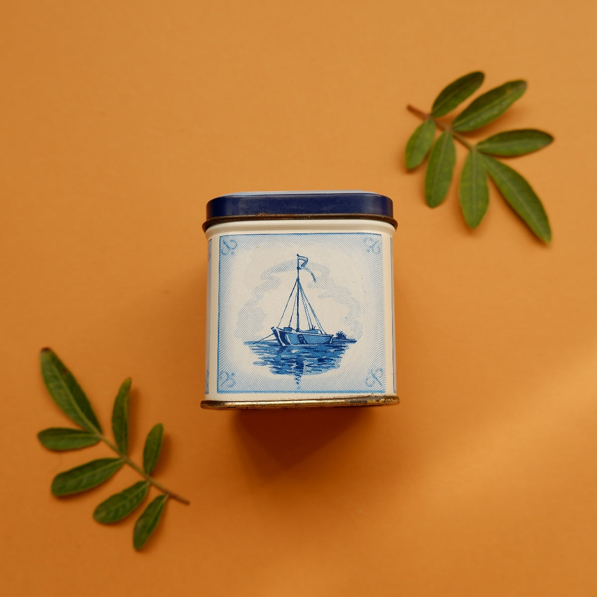 Roomboter paint tin