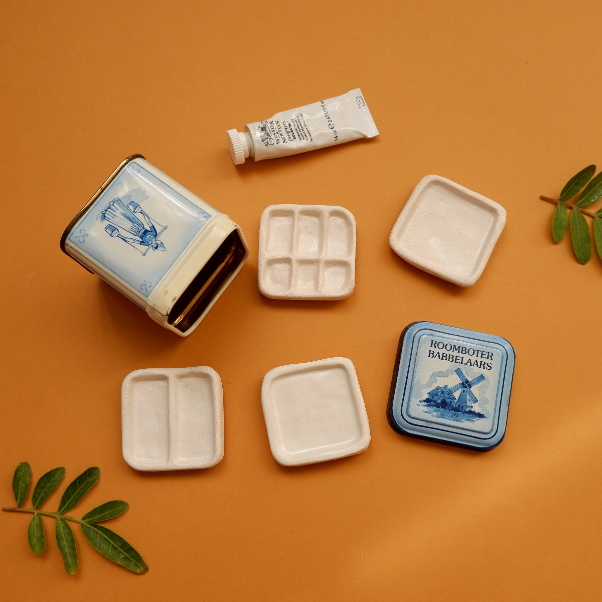 Roomboter paint tin